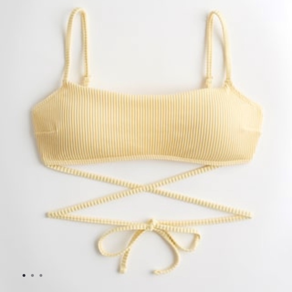 NWT Ribbed Wrapped Scoop Bikini Top